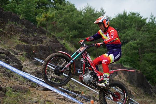 荒天の中で小川友幸が完勝を飾る