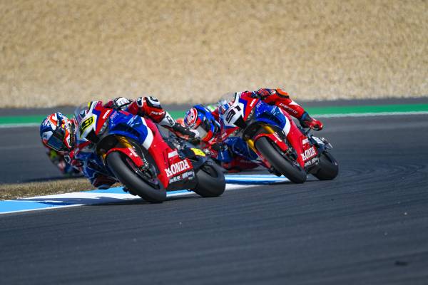 Solid seventh for Alvaro Bautista in race 2 at Estoril, Leon Haslam 12th