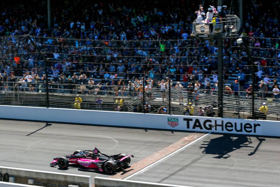 エリオ・カストロネベスが歴代最多に並ぶINDY500での4勝目を挙げる
