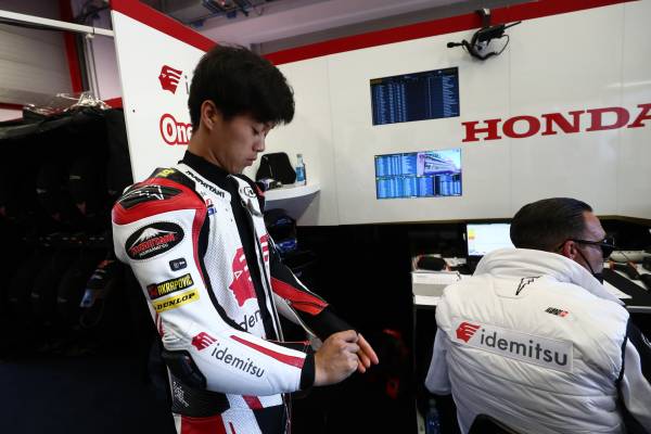 小椋とチャントラがIDEMITSU Honda Team Asiaのホームレースに挑む