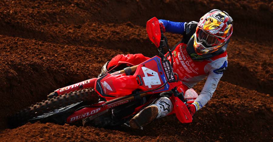 山本鯨がヒート1で3位、小方誠がヒート2で2位表彰台をゲット