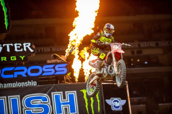 Roczen Takes His First Victory of the Season, in Indianapolis