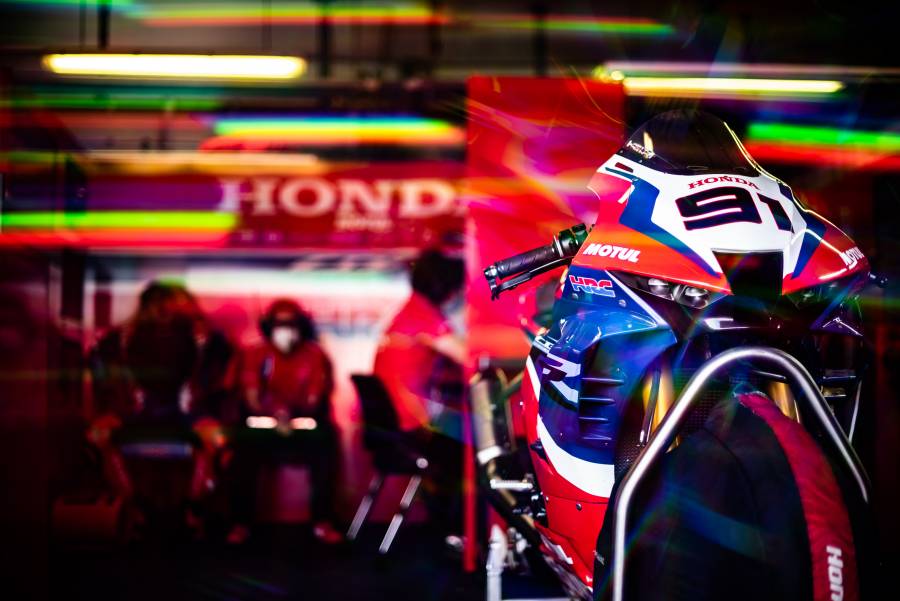 Leon Haslam prepares for Donington home round, also a favourite of Alvaro Bautista