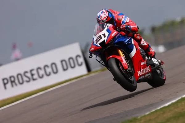 レオン・ハスラムがSPレースで今季ベストの4位フィニッシュ