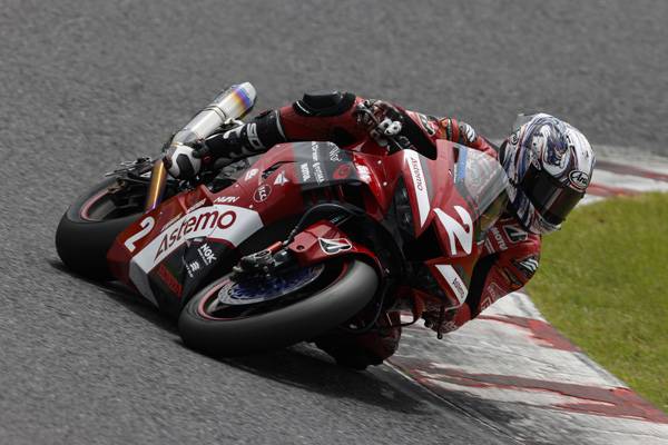 レース1は名越、レース2は清成が2位、日浦は2レースとも3位