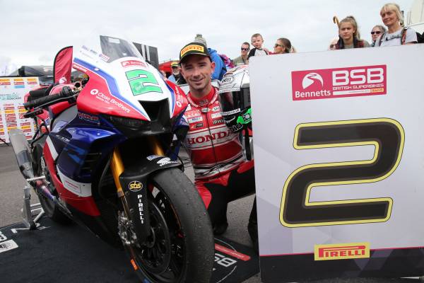 Honda Racing UK on the hunt at Thruxton
