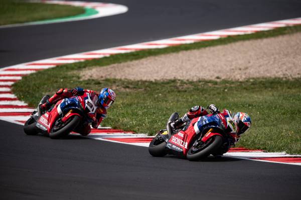 Seventh and eight for Bautista and Haslam in race 1 at Most