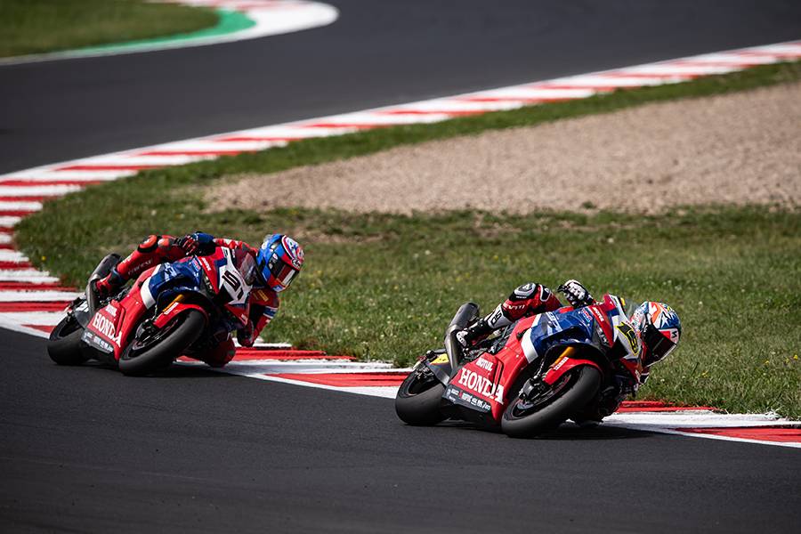 バウティスタ7位、ハスラム8位。ともにポイントを獲得する