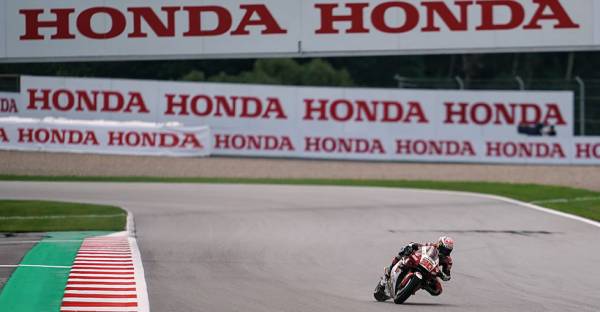 中上貴晶が4番手と好調なスタートを切る