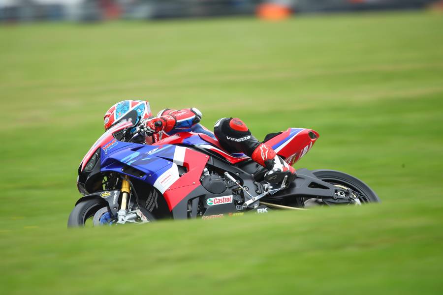 Honda Racing UK heads home to Cadwell Park