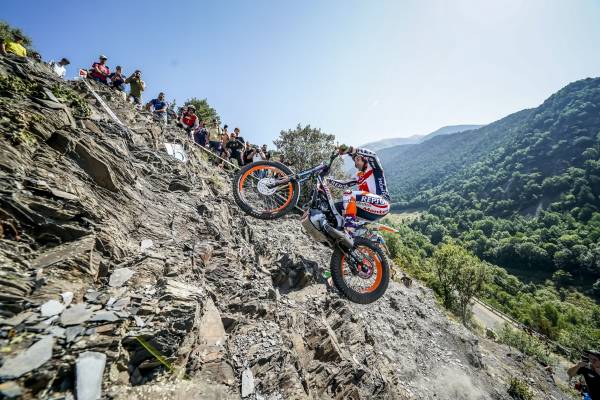 Closely-fought win for Toni Bou at Andorra TrialGP Day One
