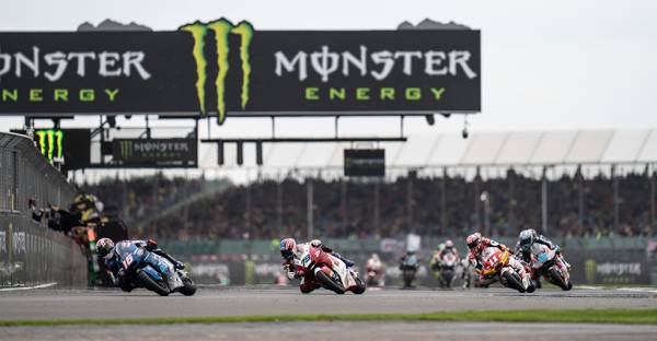 Moto2ルーキーイヤーの小椋藍が9位フィニッシュ