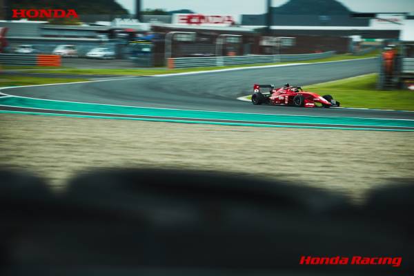 前戦に続きTODA RACINGの佐藤蓮が連勝