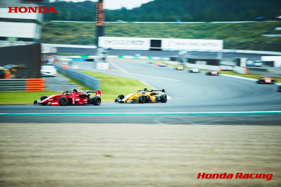 佐藤蓮がポール・トゥ・ウインで2勝目 ファステストラップも記録しフルポイントを獲得