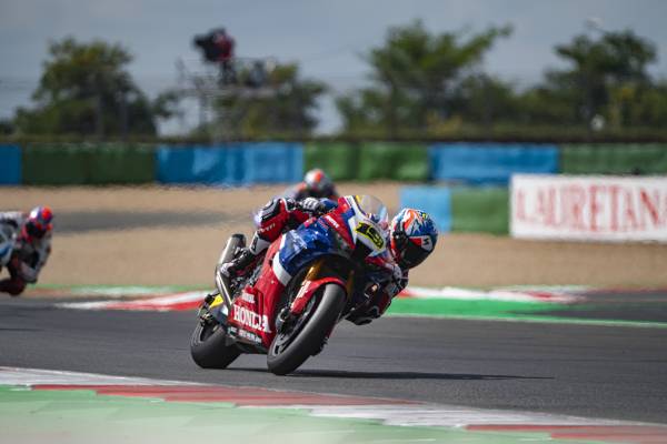 Bautista a solid sixth in race 1 at Magny-Cours; 300th WorldSBK race for Haslam