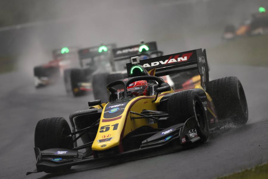 第3戦オートポリス 予選13番手から3位へジャンプアップを果たした#51 松下