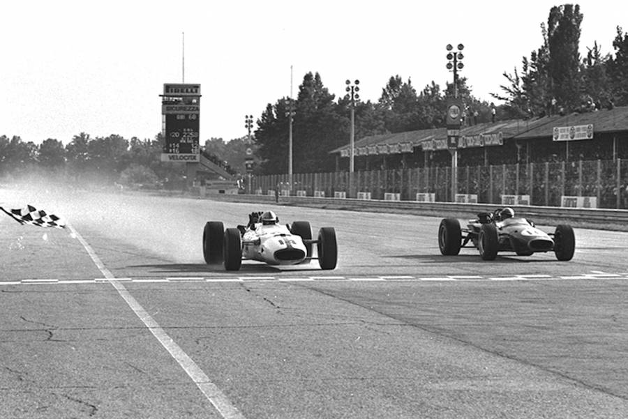 チェッカーフラッグの瞬間