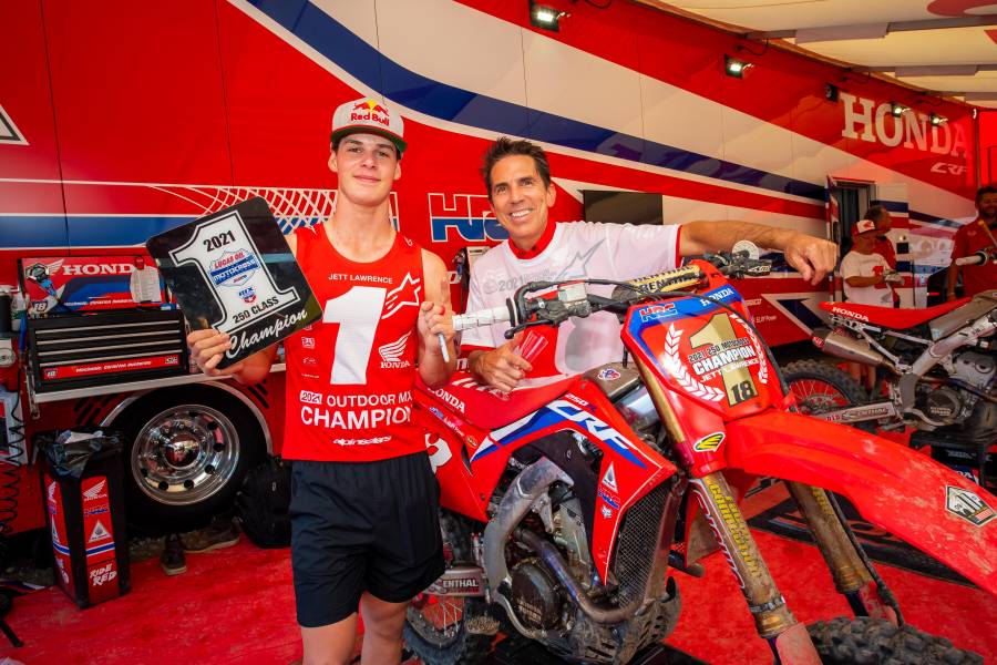 Jett Lawrence Secures AMA Pro Motocross 250MX Championship at Dramatic Finale