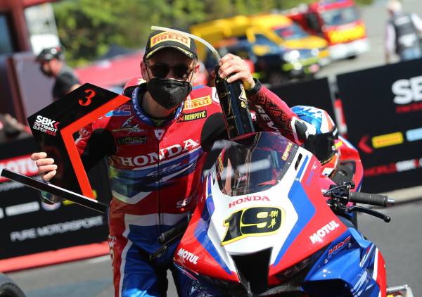 バウティスタがSPレース3位で今季初表彰台。レース2でも4位フィニッシュを果たす