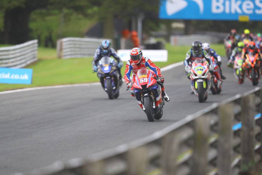 Fantastic fourth keeps Neave in Superstock title contention