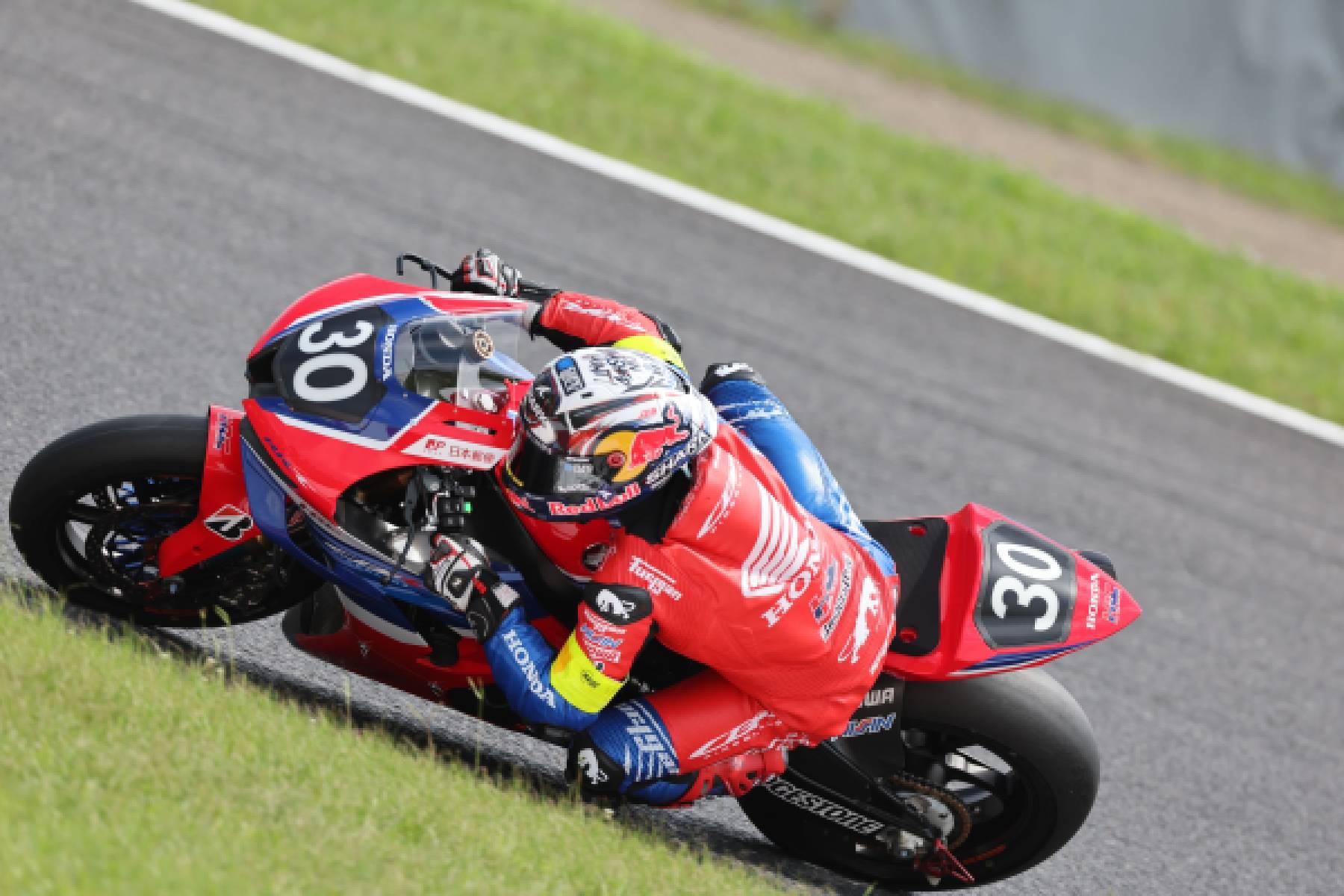 Team HRC with Japan Post leads the Suzuka 8 Hours after 2 hours