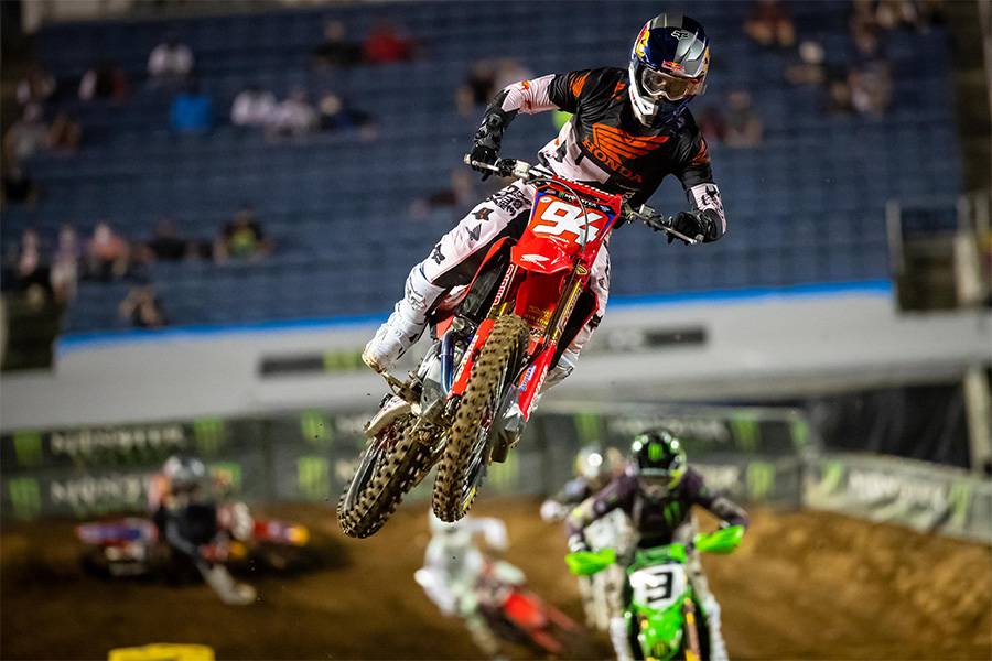 ロクスンが大接戦の末に2位入賞を果たす