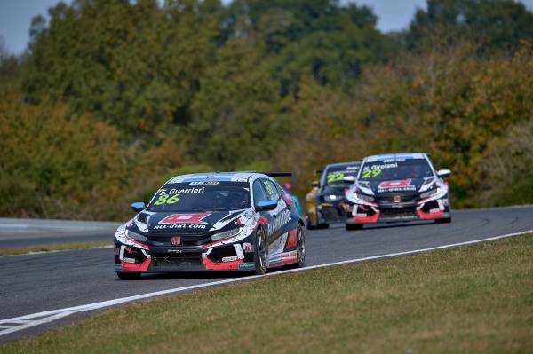 Guerrieri keeps sight of points lead at Pau-Arnos