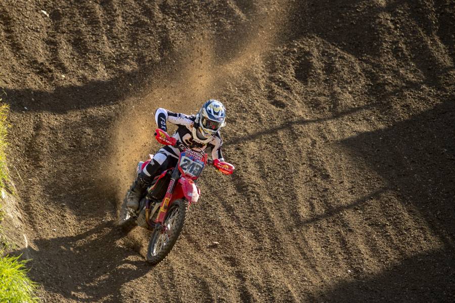 連続ポディウムを更新するガイザーがポイントリーダーを猛追