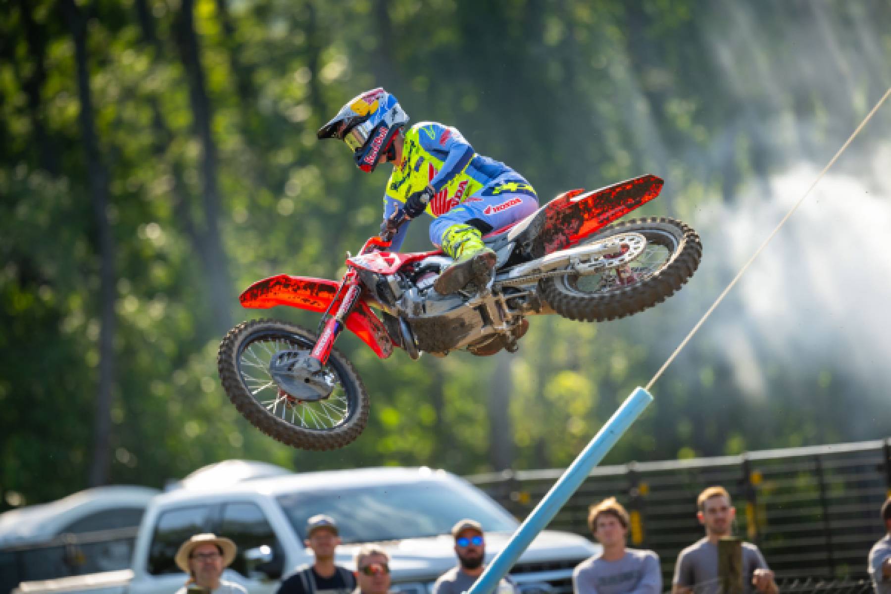 ハンター・ローレンスが2025年型CRF450Rのデビューウインを飾る