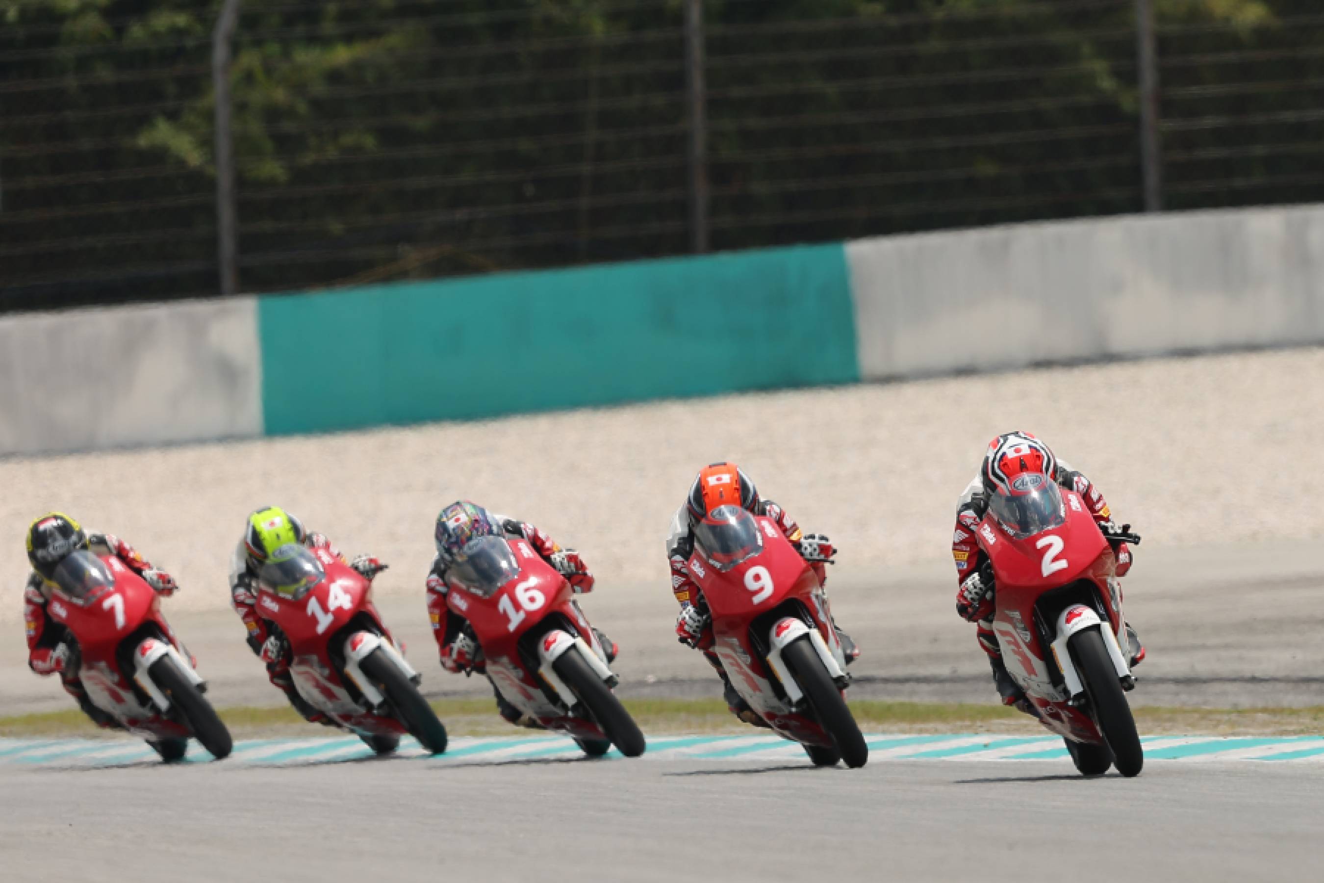 Mitani masters closely-contested Race 1 in Sepang