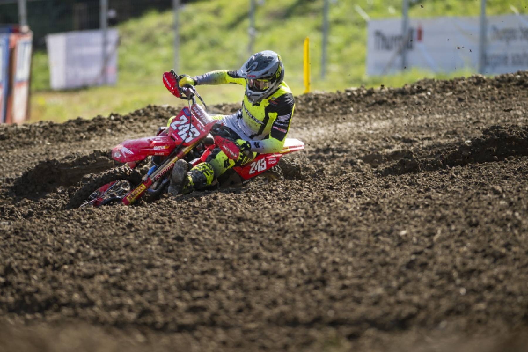 Second for Gajser, as Fernandez returns with a bang in Switzerland