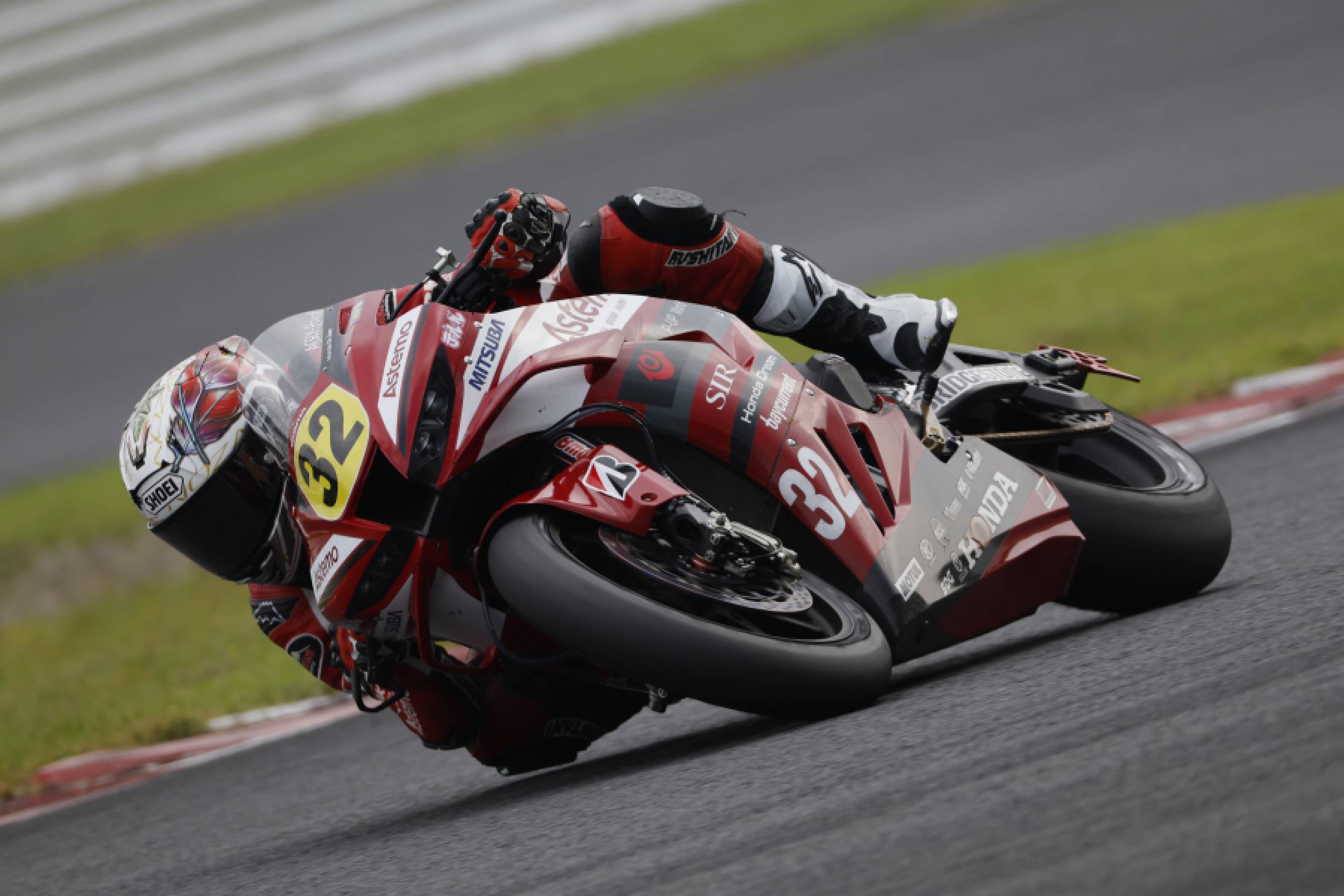 決勝レース1は野左根が4位でフィニッシュ