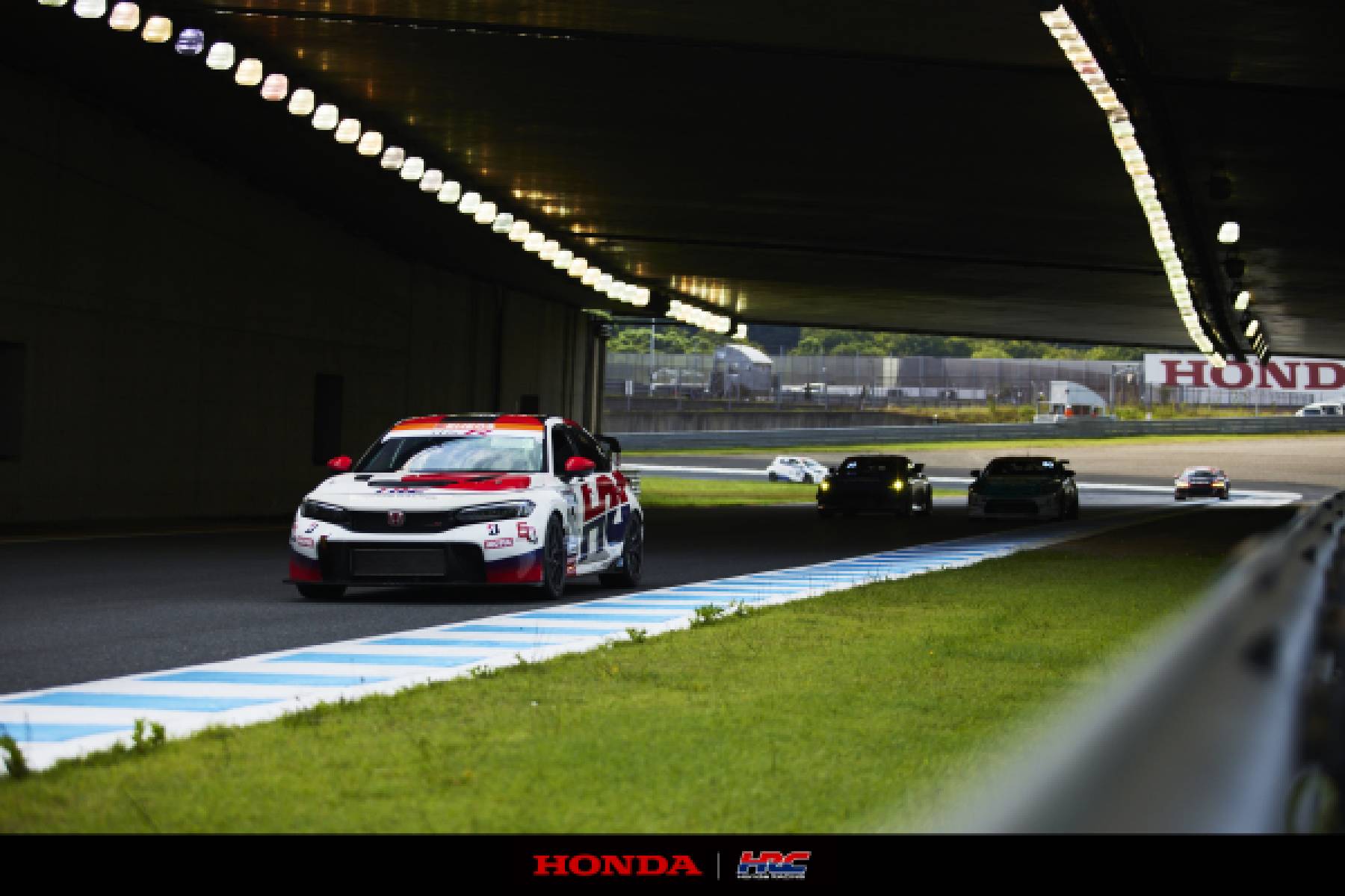 Honda CIVIC TYPE R CNF-R completes 124 laps in the Motegi 5-hour race