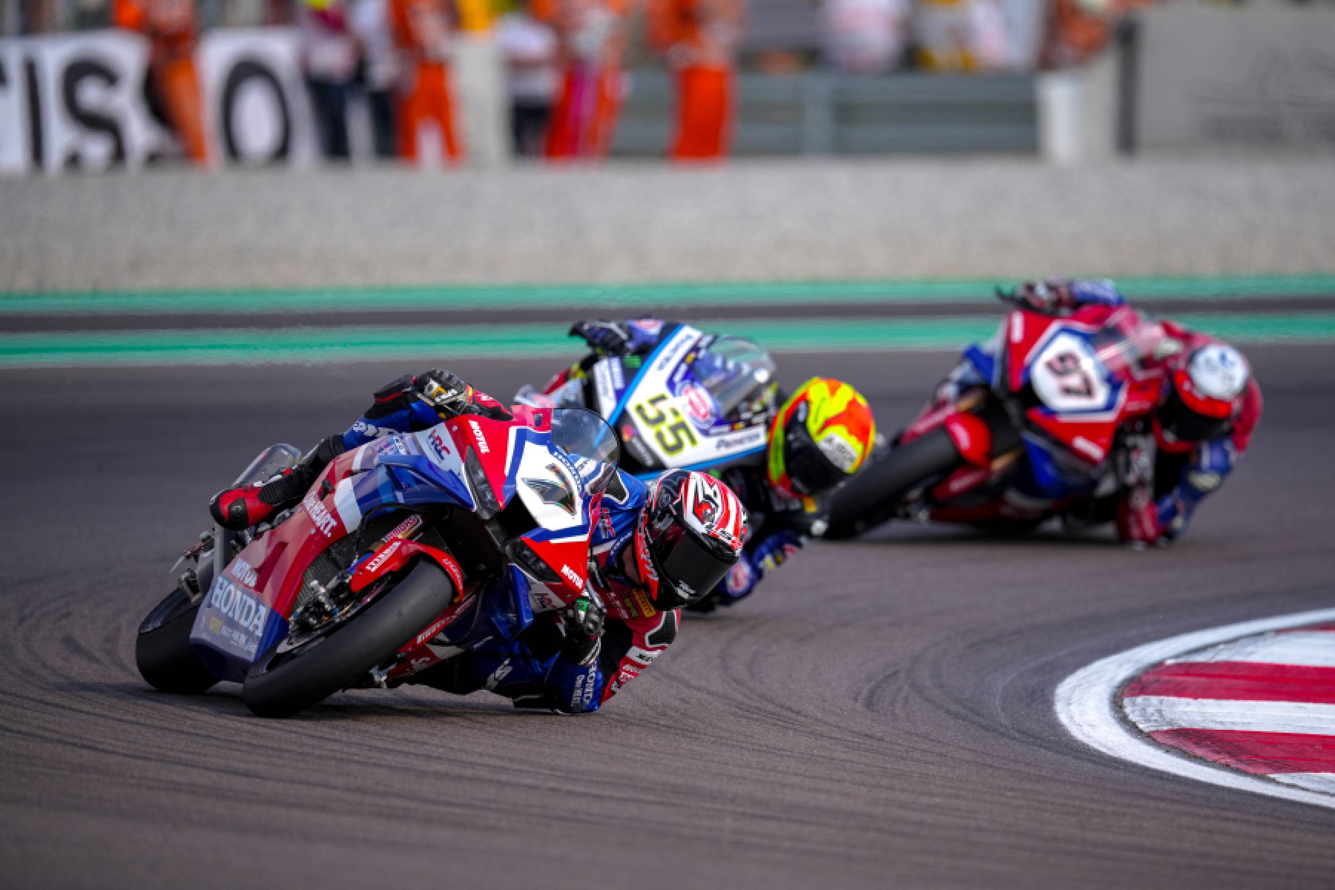 Team HRCが再び好成績を収め、レクオーナが4位、ビエルゲが6位でクレモナのレース1を終える