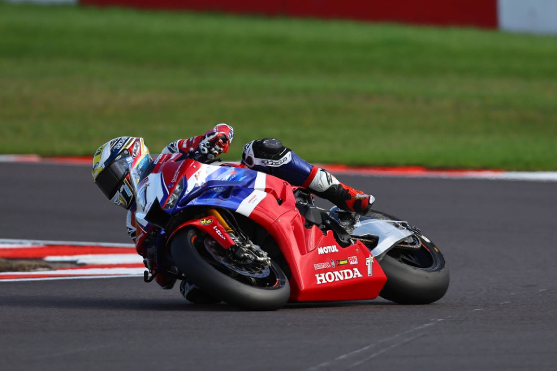 Kennedy claims victory and Bridewell is back on the box