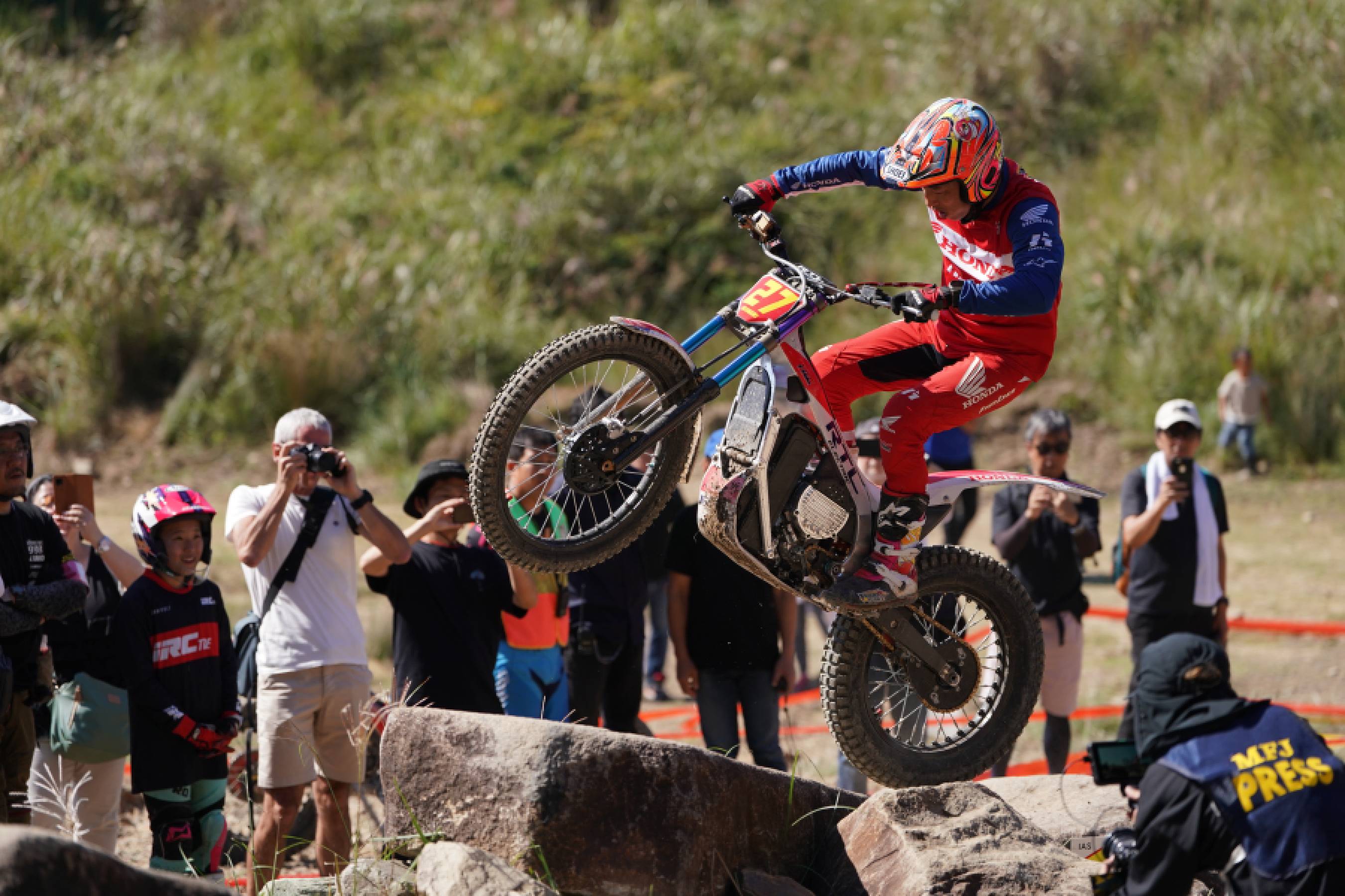 RTL ELECTRICを駆る藤波が21年ぶりの全日本勝利。小川が3位表彰台