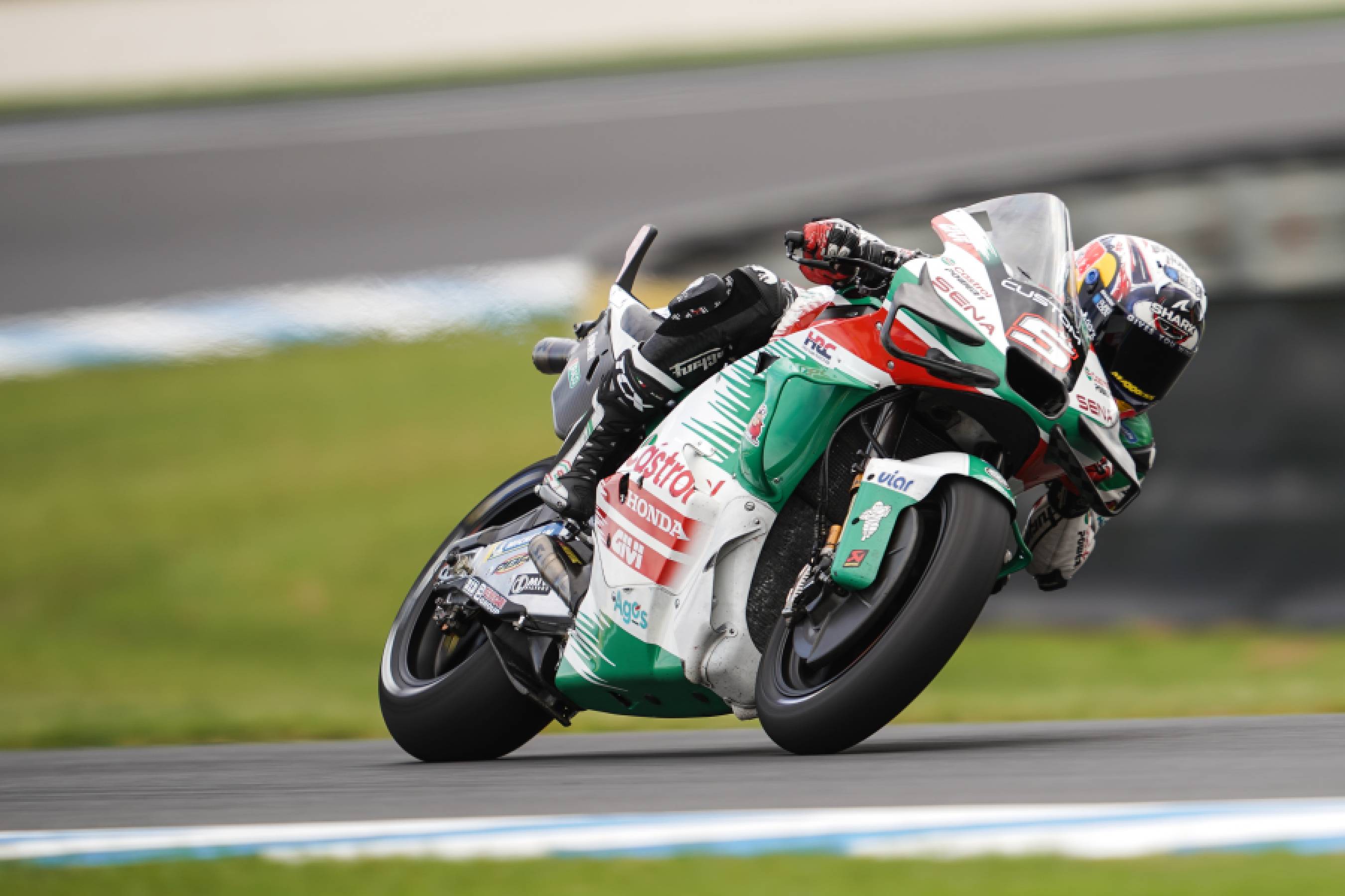 Positive and rainy Friday for Johann Zarco in Australia