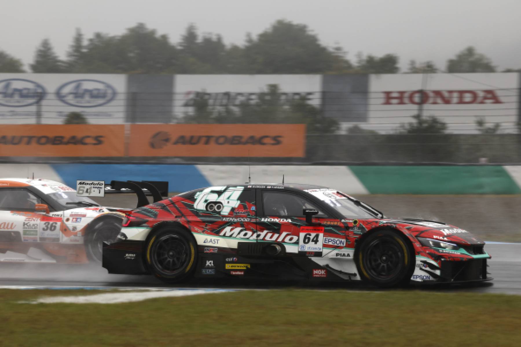 Modulo CIVIC TYPE R-GTがポールポジションを獲得