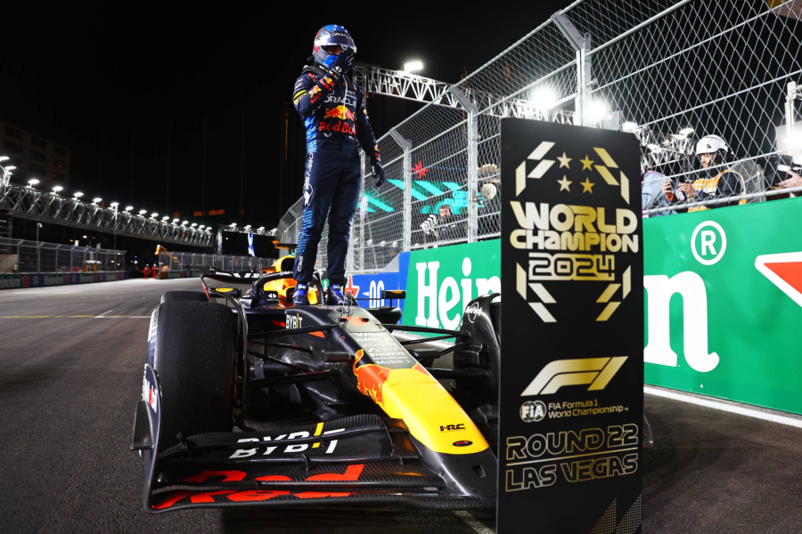 Verstappen Finishes 5th, Clinches Fourth Consecutive Drivers' Title