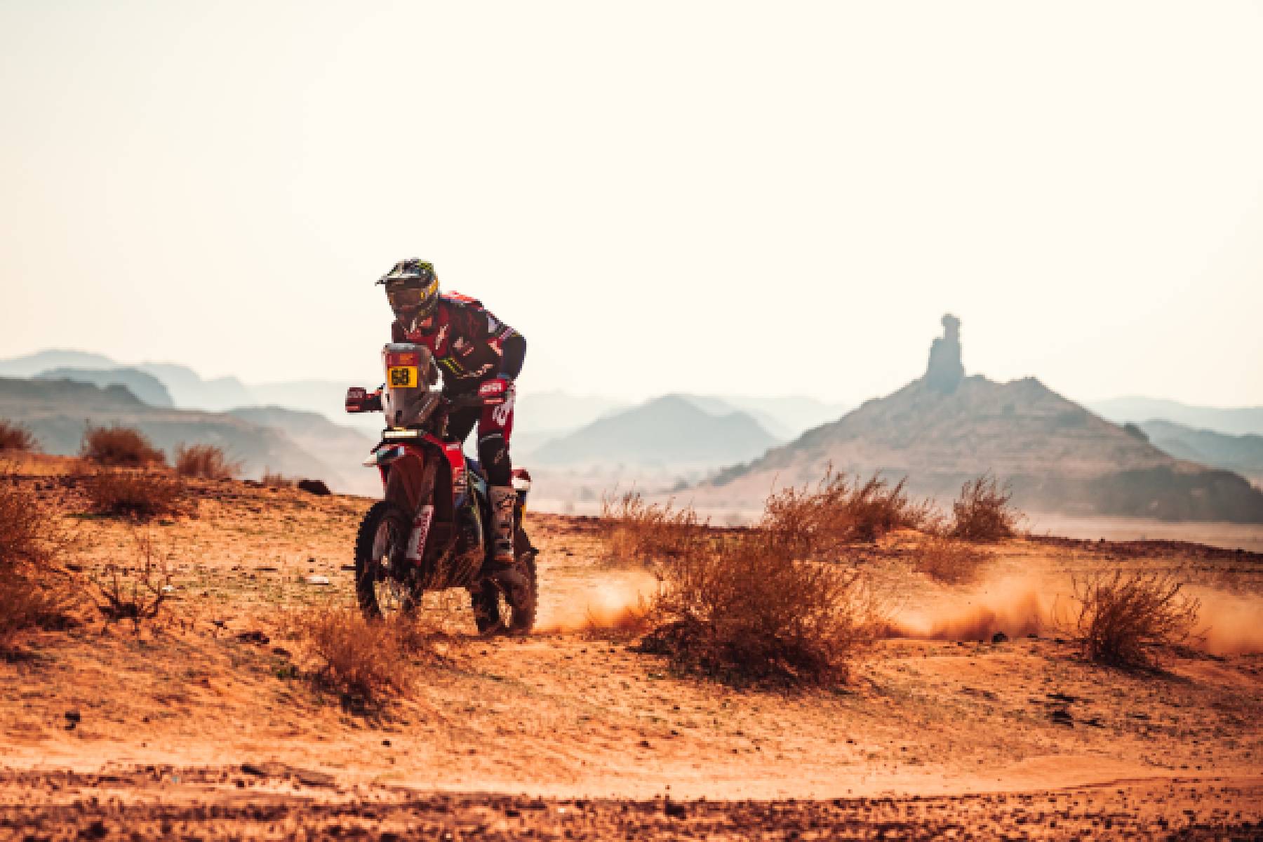 Tosha Schareina shines on Dakar’s fourth stage to climb up to second place