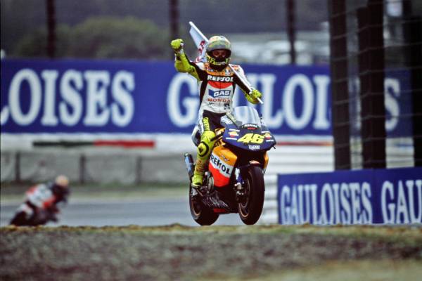 Valentino Rossi retires from Grand Prix racing