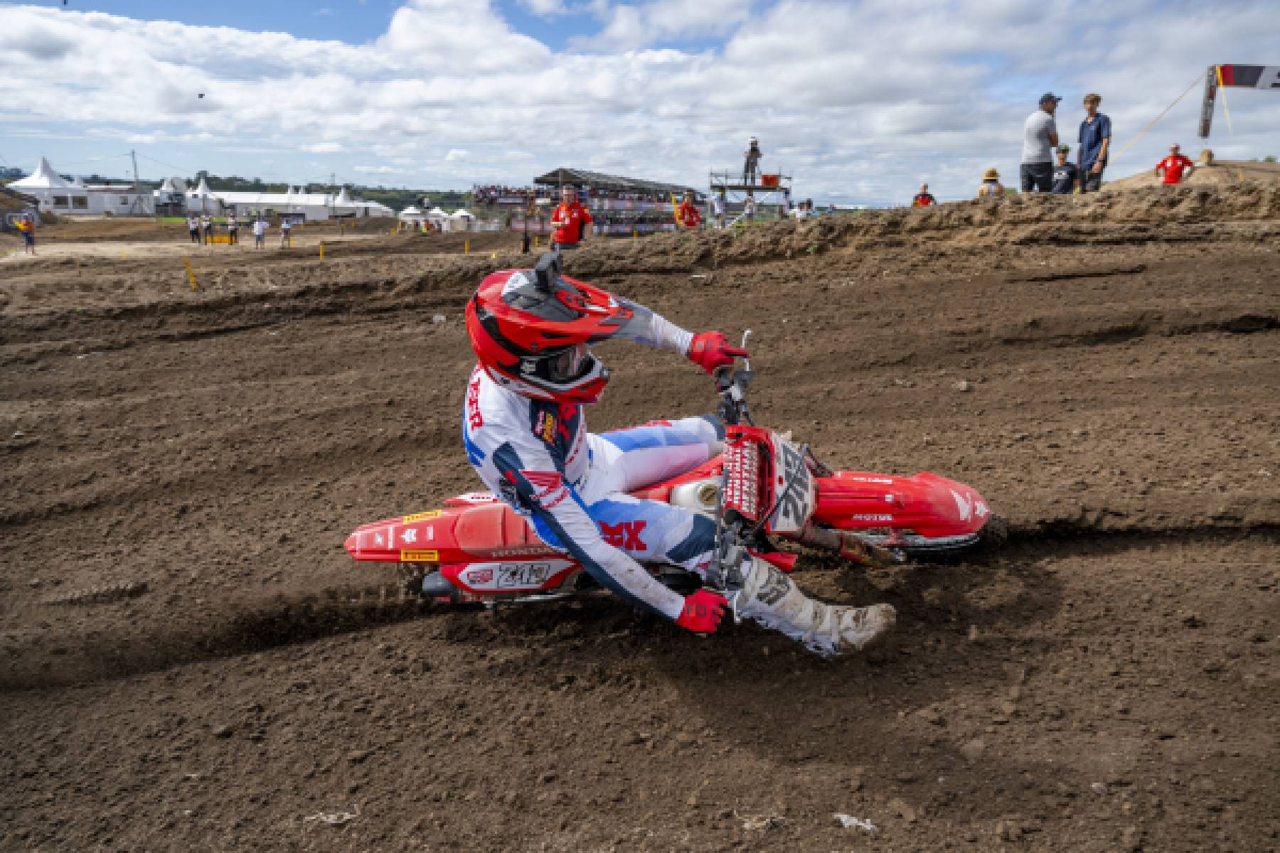 Gajser starts off season with solid podium in Argentina