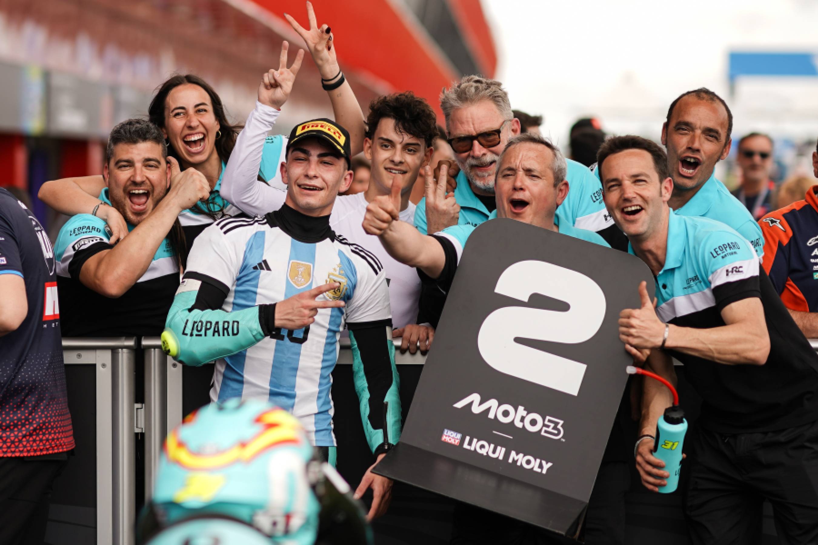 Back-to-back podium finishes for Fernandez