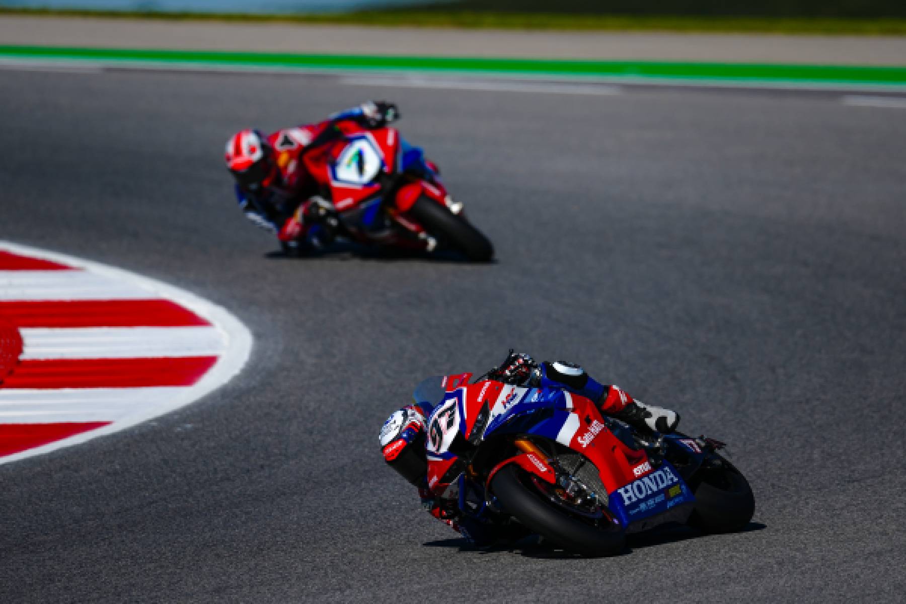 A strong fifth for Vierge and first points of the season for Lecuona in Race 1 at Portimão