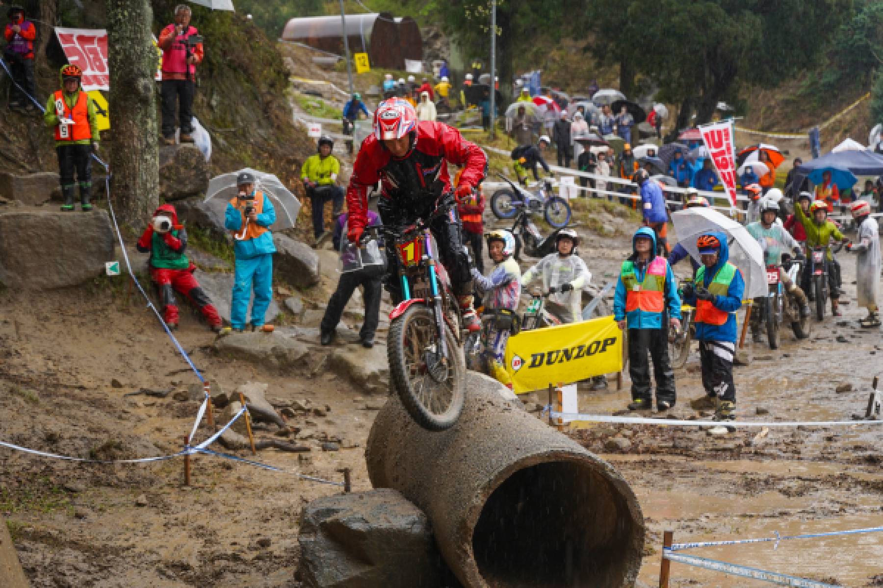 小川が2025年も開幕戦を勝利で飾る