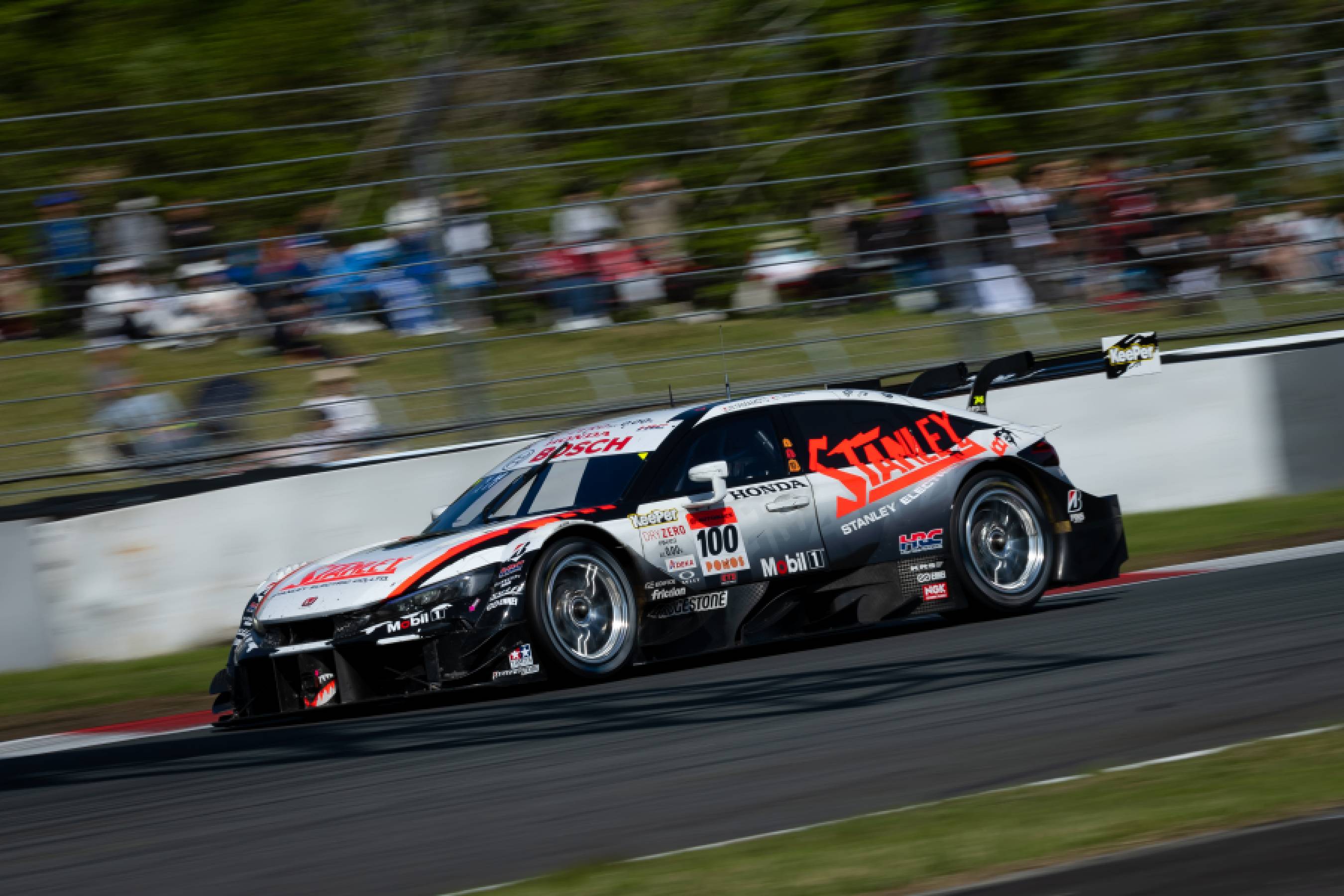 長丁場の3時間レースでSTANLEY CIVIC TYPE R-GTが3位表彰台を獲得!