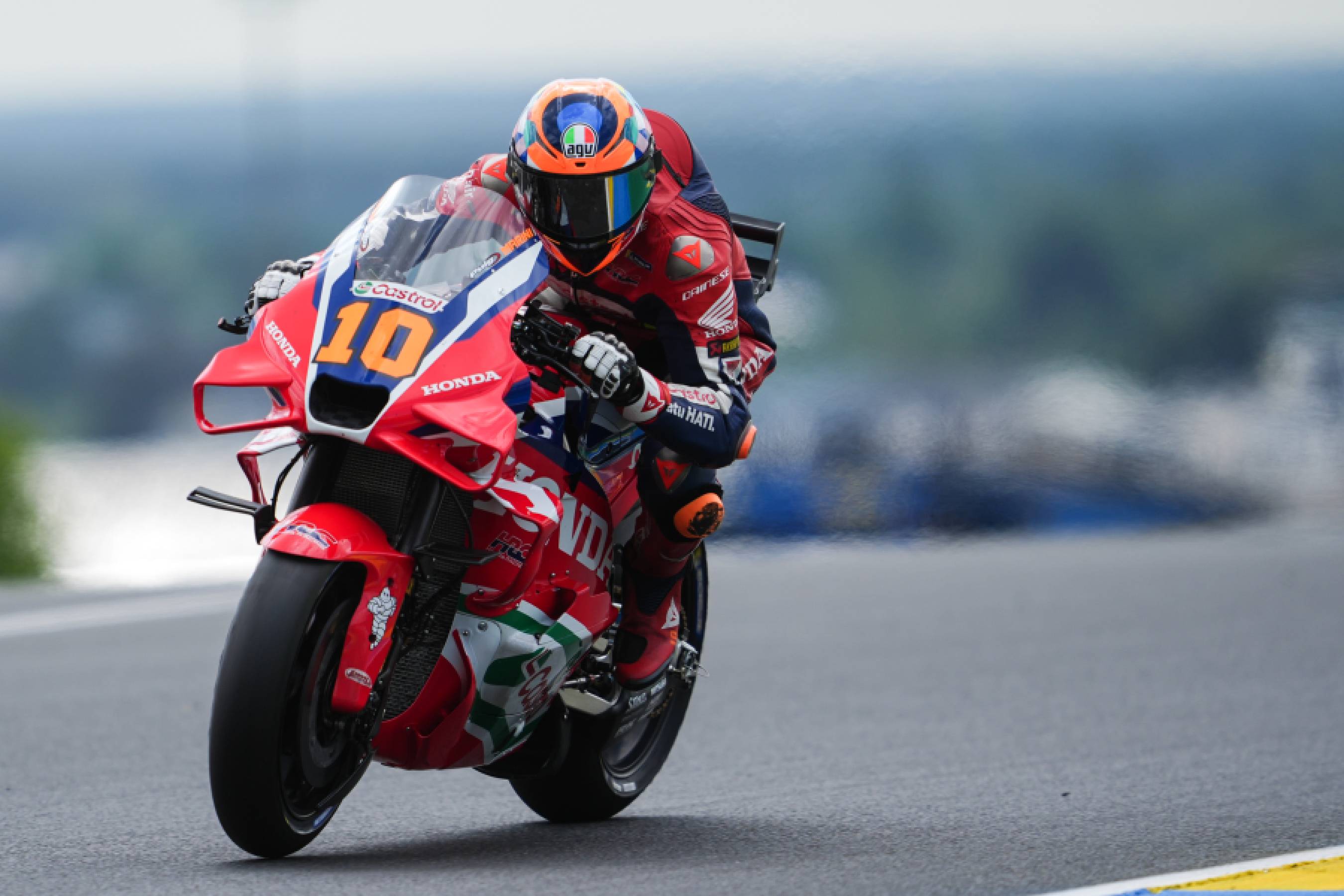 Marini shines on Friday in France