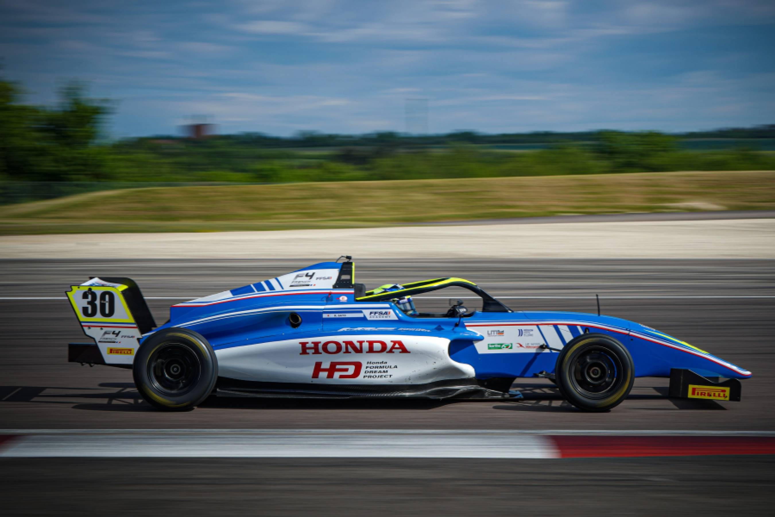 Rintaro Sato secures points in all three races