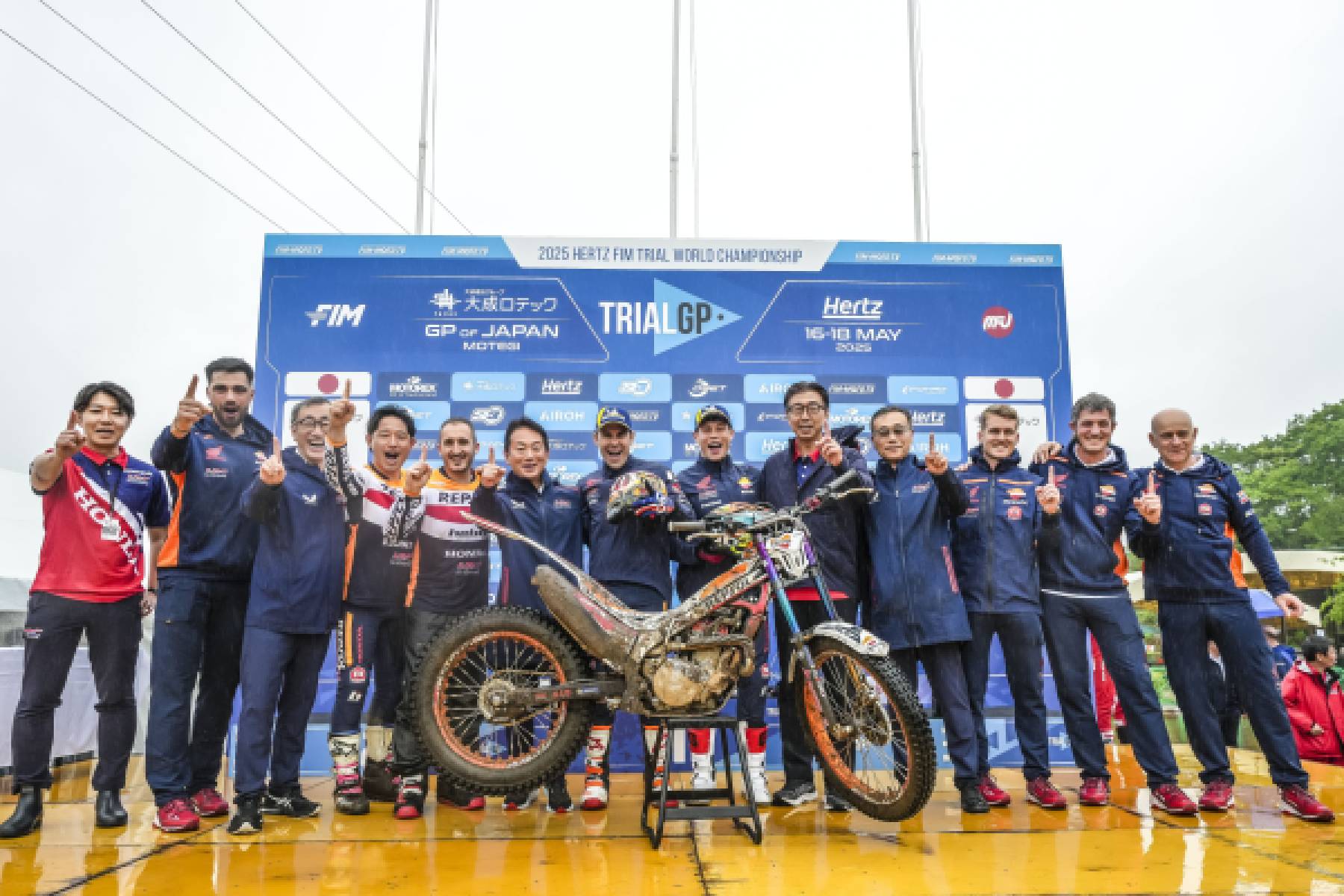 Bou dominates Day 1 in Japan with double victory