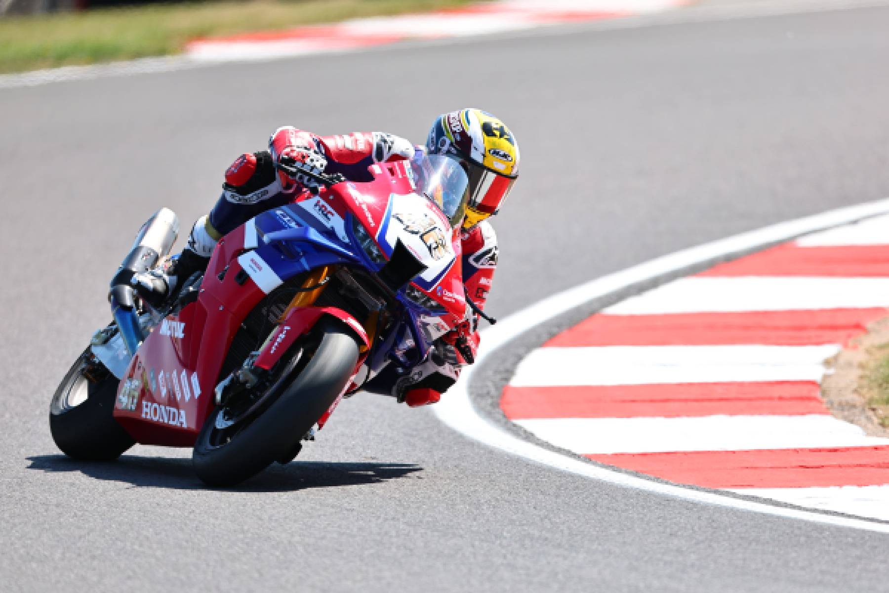 Honda Racing delivers progress in all-action BSB Round 2 at Donington Park